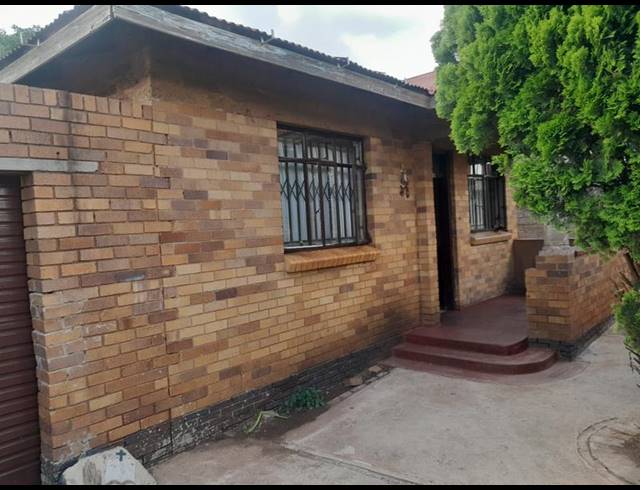3 BEDROOM HOUSE FOR SALE IN JABAVU